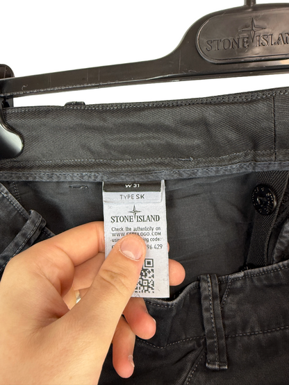 Pantaloni cargo neri Stone Island - Taglia W31