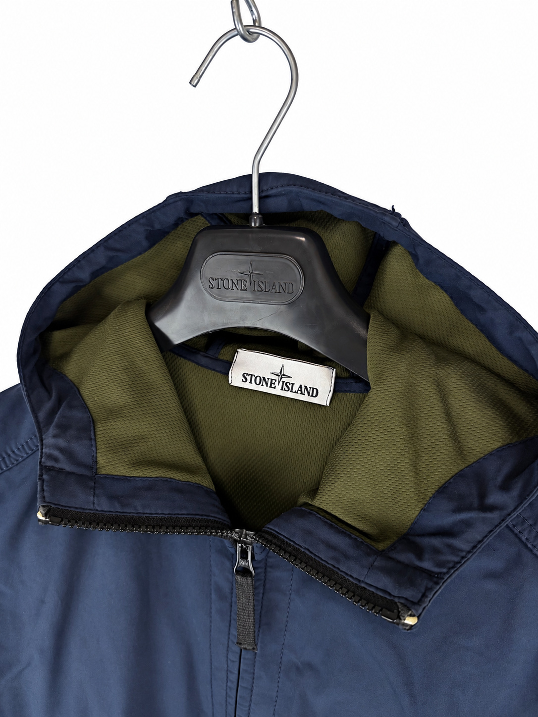 Giacca Light Soft Shell-R blu navy con zip e cappuccio Stone Island - Taglia M