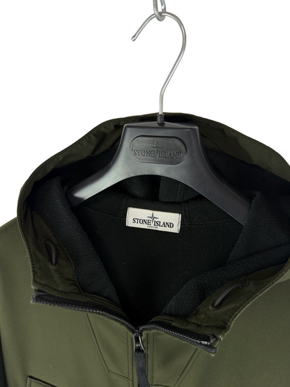 Giacca Soft Shell-R verde oliva con zip e cappuccio Stone Island - Taglia XL